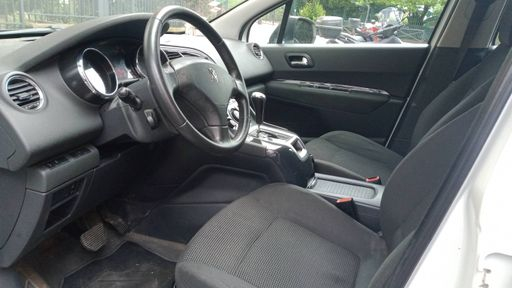 Peugeot 5008 1.6 BlueHDi 120 EAT6 - Allure – 2016 – 166386 km – Diesel – Boîte Automatique — photo 18