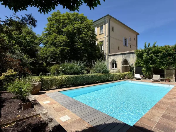 UZÈS À PIED - HÔTEL PARTICULIER - JARDIN - PISCINE