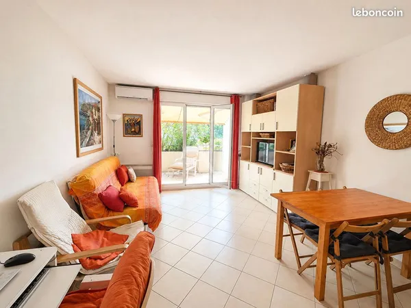Studio 1 pièce 28 m²