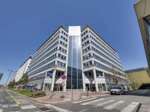 Bureaux 4 pièces 4068 m²