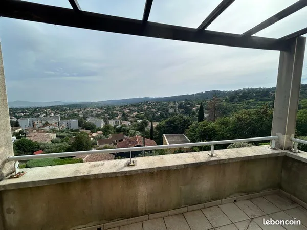 Appartement T2: 55m2 superbe vue + cave