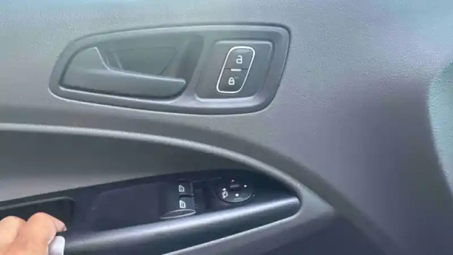 Ford Transit Connect fgn l1 1.5 ecoblue 100 s&amp;s — photo 15