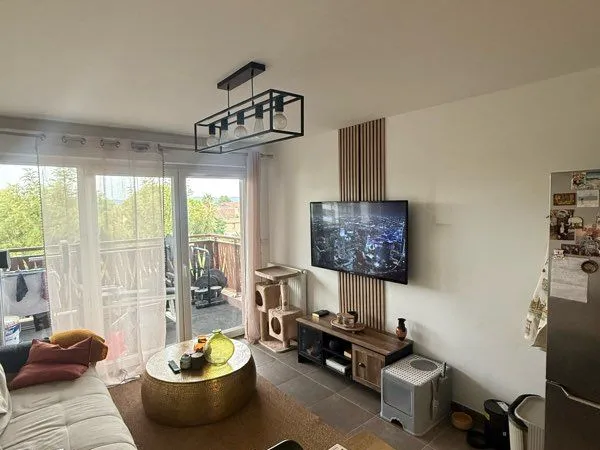 T2 42 m² - Cuers - Excellent état 2021 - Terrasse 8 m² - Garage 2 places -