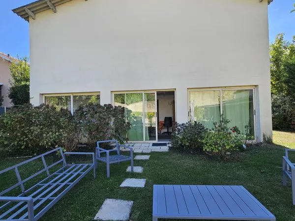 loue studio à BRON. 69500