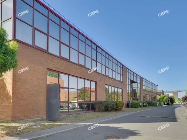 Local d'activité 2983 m²