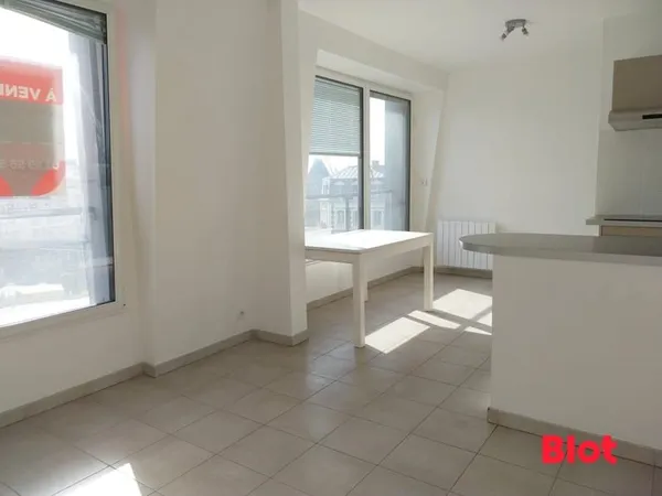 A VENDRE bel appartement t1 bis en résidence avec asc. à st Malo