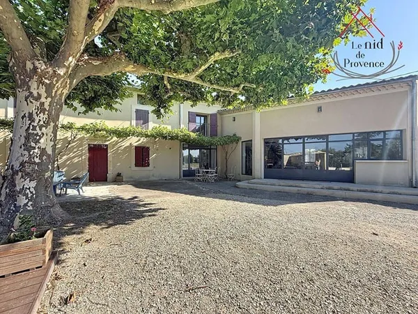 Maison 7 pièces 250 m²