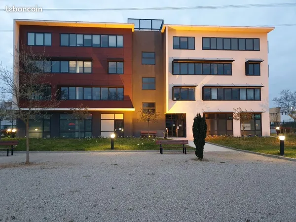 Bureaux 85 m2 Saint Priest