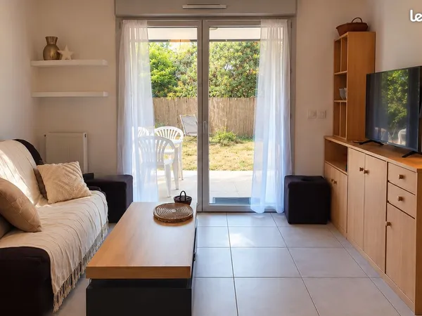 T2 meublé avec jardin, climatisé & parking, au pied du centre ville