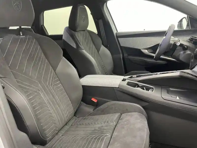 Peugeot 5008 hybrid 145 e-dcs6 — photo 27