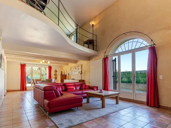 Maison 5 pièces 220 m²