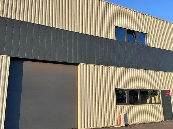 Local d'activité en location
