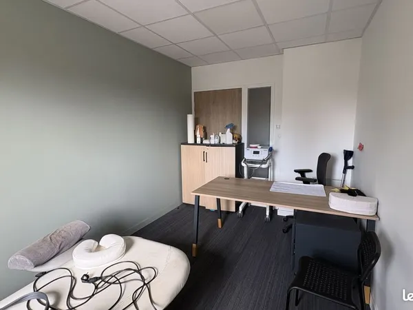 Local commercial 12 m² CHAZAY D AZERGUES