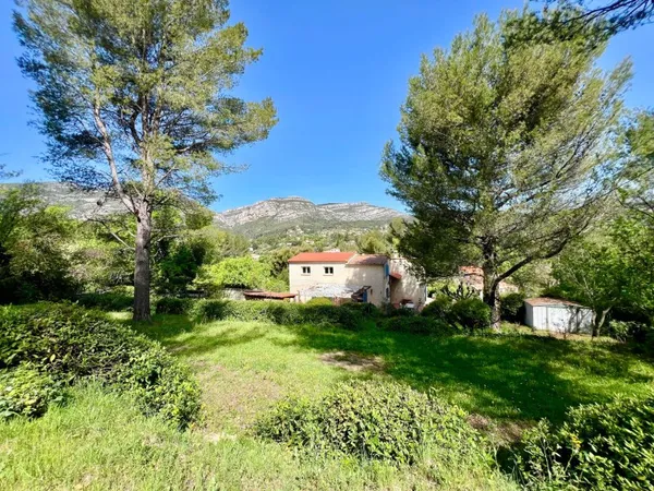 13360 ROQUEVAIRE - Cadre campagne villa type 6 au calme