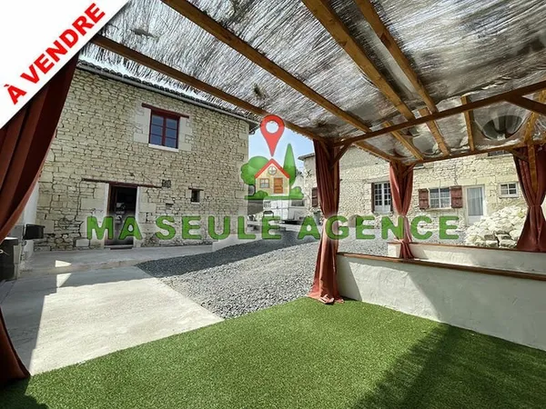 Maison dans village classé