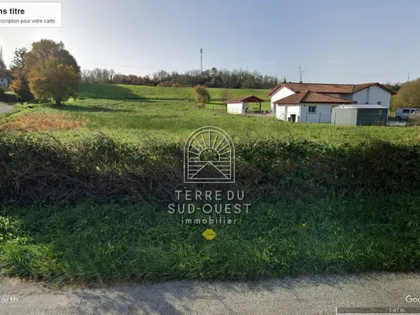 BEAU TERRAIN PLAT A 2 minutes de la sortie d 'autoroute