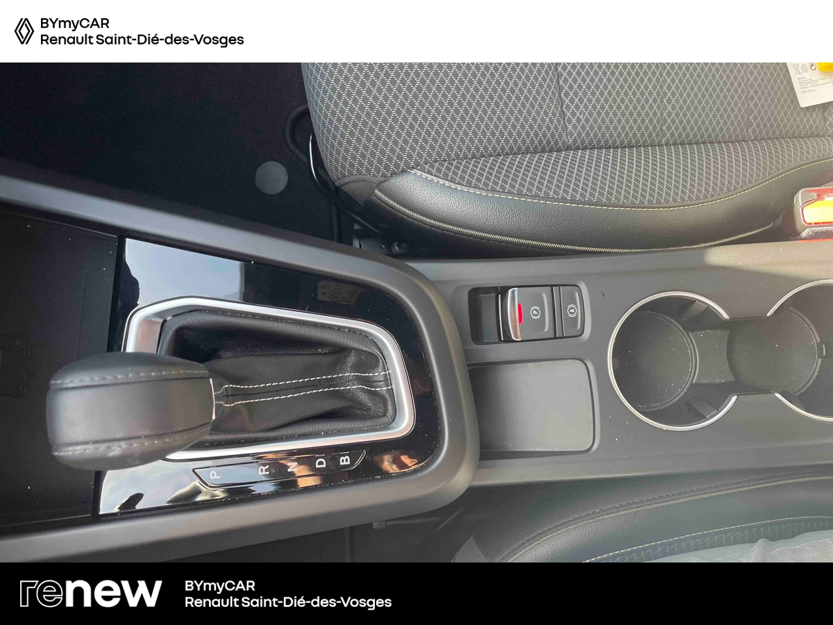 Renault Arkana E-Tech 145 - 23 — photo 22