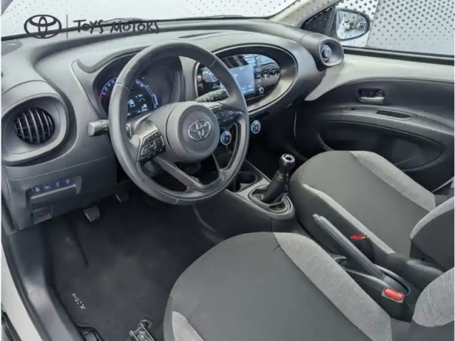 Toyota Aygo 1.0 vvt-i 72 dynamic — photo 9