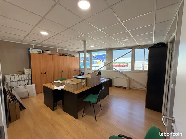 À LOUER - BUREAUX PROFESSIONNELS DE 140 m² - MARSEILLE 13016