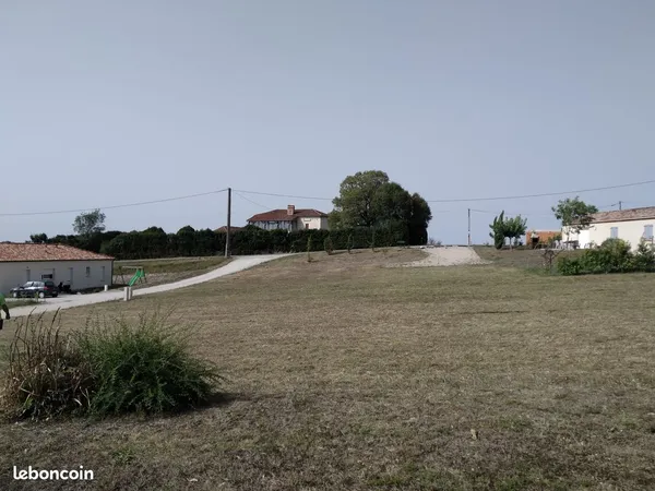 Vente terrain à bâtir à Lhospitalet 46170