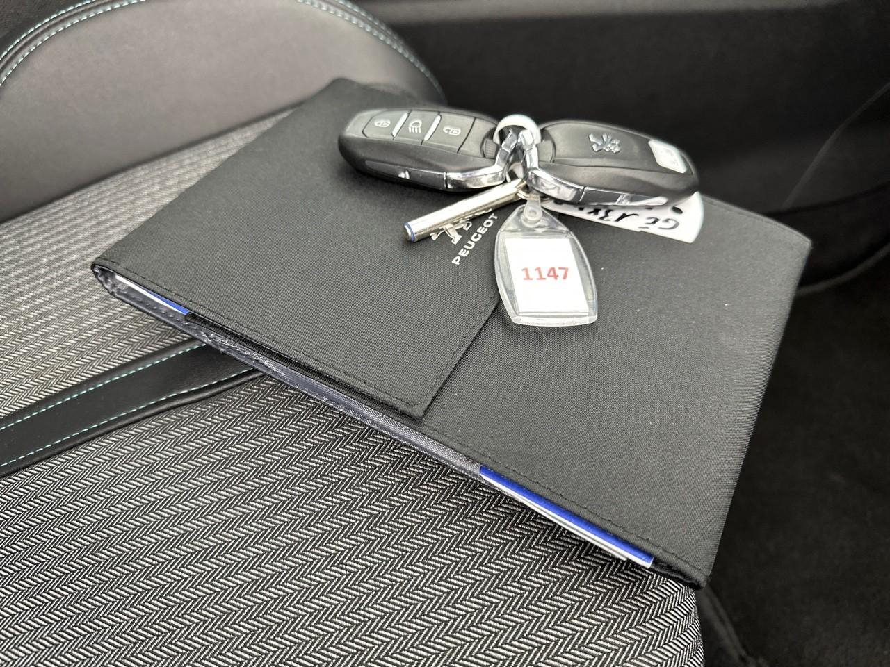 Peugeot 3008 puretech 130ch s&s eat8 allure pack — photo 34