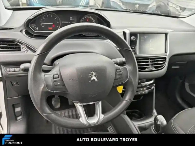 Peugeot 208 1.2 puretech 82ch active 5p — photo 8