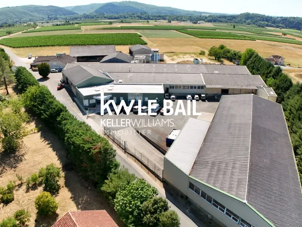 À VENDRE  ENSEMBLE IMMOBILIER INDUSTRIEL DE 5860 M² DANS LE