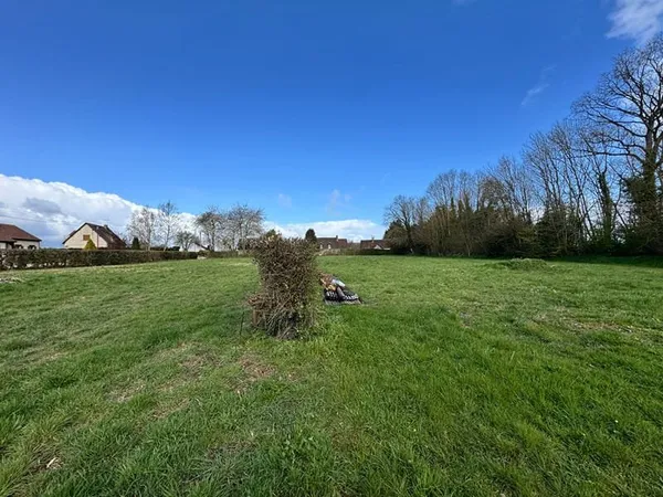Beau Terrain constructible 3796 m2 env.