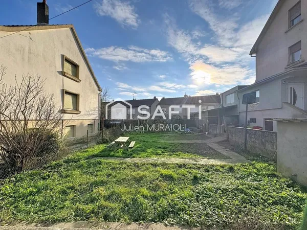 Terrain constructible à Uckange (200 m2)