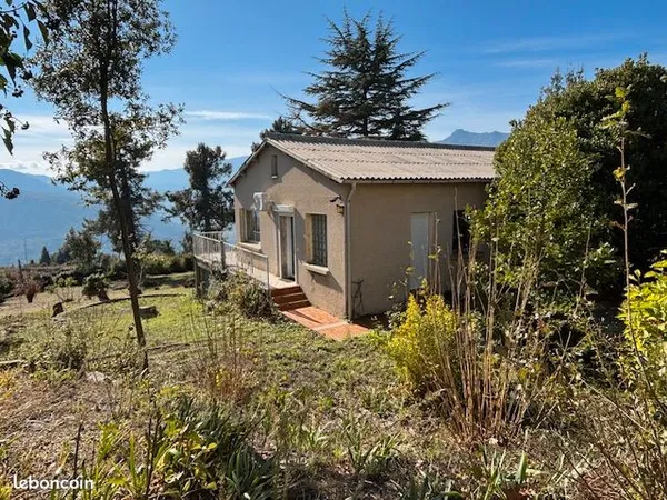 Maison ans village de montagne