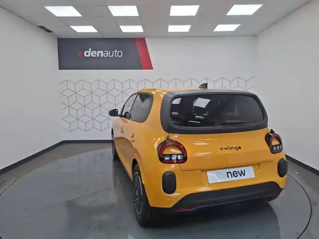 Renault Twingo e-tech electrique 80 ch autonomie urbaine — photo 14
