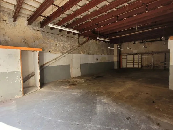 Entrepôt 107 m²