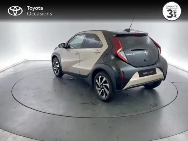 Toyota Aygo x 1.0 vvt-i 72ch design s-cvt my23 — photo 2