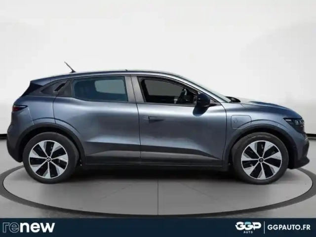 Renault Megane e-tech electric ev60 130ch evolution er optimum charge — photo 6