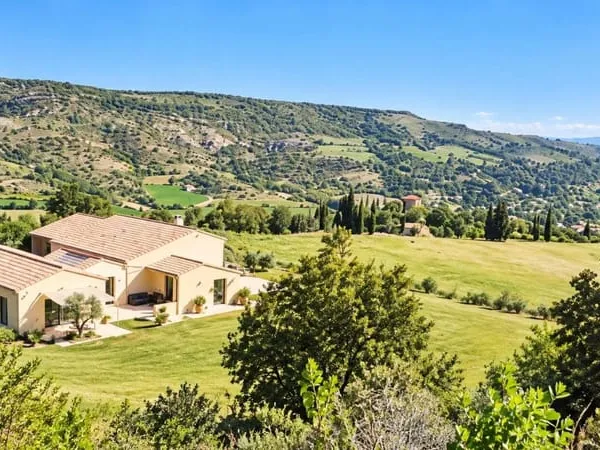Propriété De Caractère Avec Vue Exceptionnelle - 230 M² Habitables Et Plus De 500 M² De Surfaces Bât