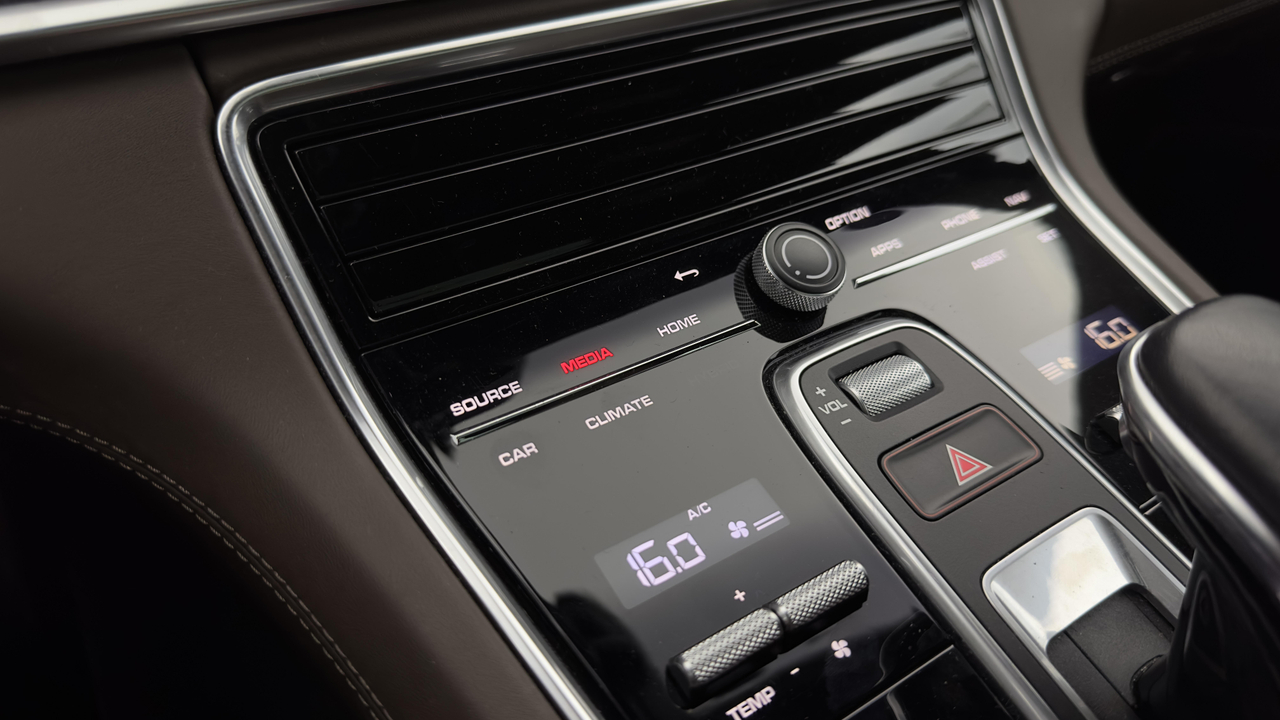 Porsche Panamera 4 V6 2.9L 462 Hybrid — photo 25