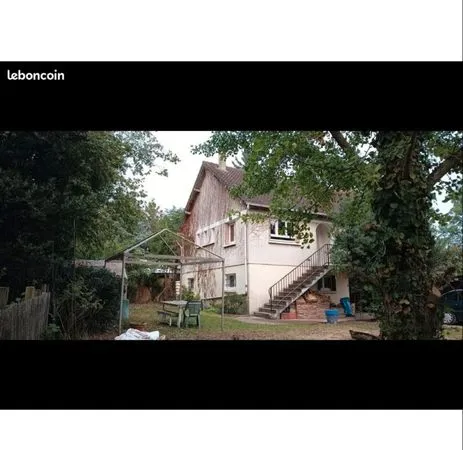 Studio à louer dans une grande maison de 148m². Me contacter pour plus d'informations