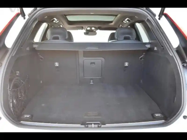 Volvo Xc60 t6 hybride rechargeable 350ch black edition geartronic 8 awd — photo 10