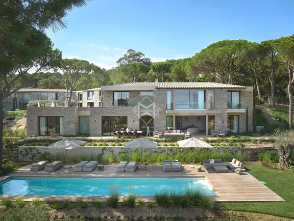 Maison 10 pièces 520 m²
