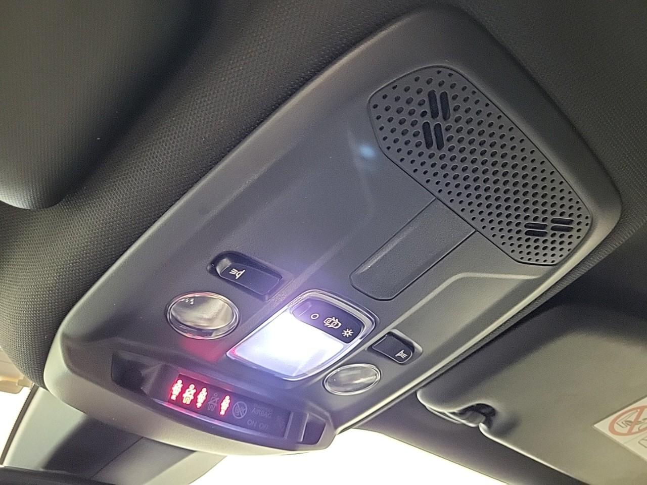 Peugeot 2008 puretech 130 s&s eat8 allure — photo 24