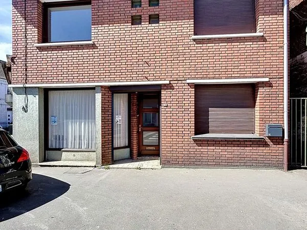 Local professionnel 9 pièces 120 m²