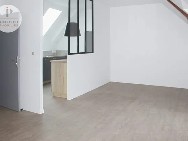 A LOUER APPARTEMENT T3 PLEIN CENTRE VILLE LA GACILLY 56200 MORBIHAN BRETAGNE