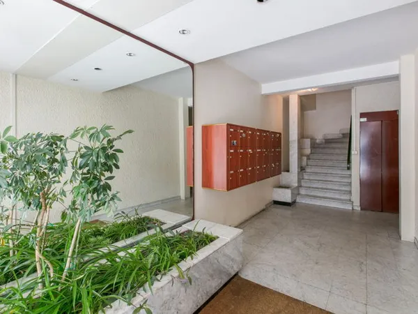 Loue T1 BIS 28m², proche place Dupuy, métro François Verdier, ascenceur, parking