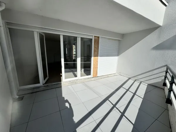 VENTE APPARTEMENT 3 CHAMBRES - TERRASSE - PARKING