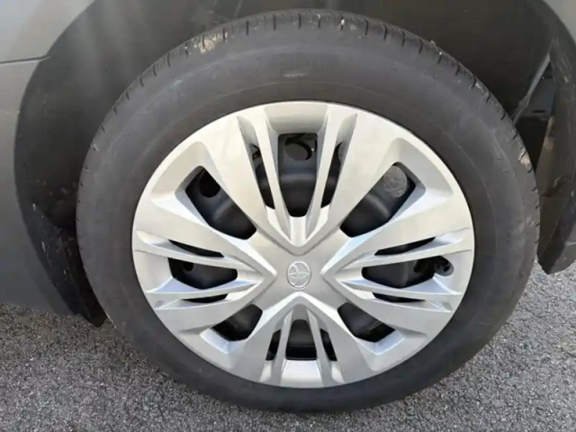 Toyota Aygo 1.0 vvt-i 72 dynamic — photo 9