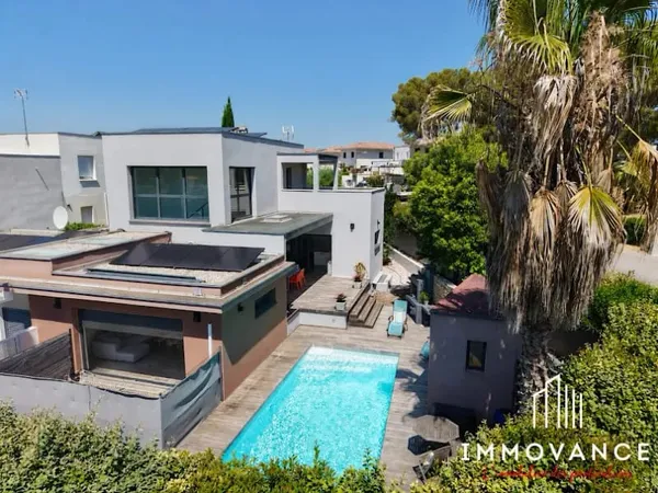 Maison 7 pièces 220 m²