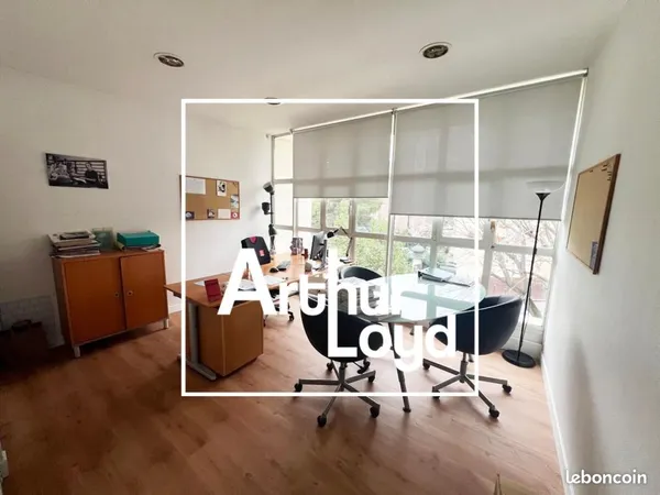 Bureaux 163 m²