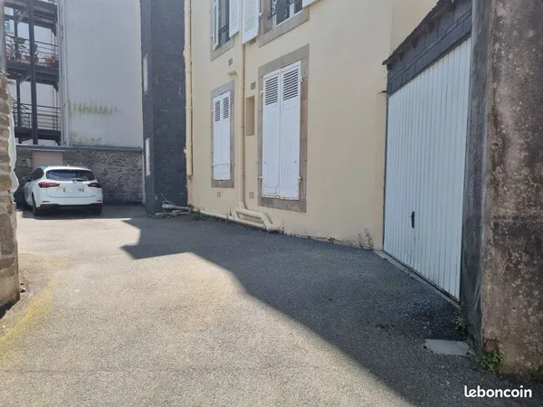 Parking/box 22 m² QUIMPER