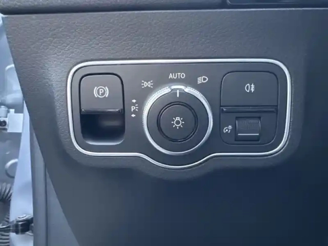 Mercedes Gla 200 d amg line — photo 18
