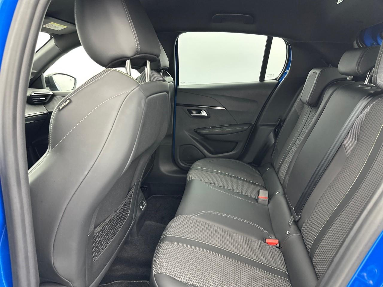 Peugeot 208 puretech 100 s&s eat8 gt — photo 12